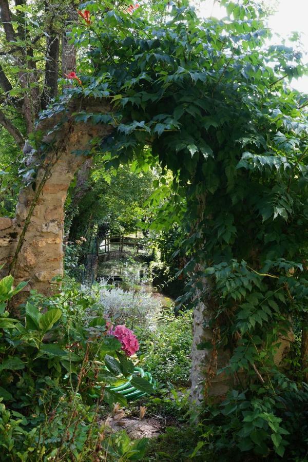 לינה וארוחת בוקר Cerelles Le Moulin De La Planche מראה חיצוני תמונה
